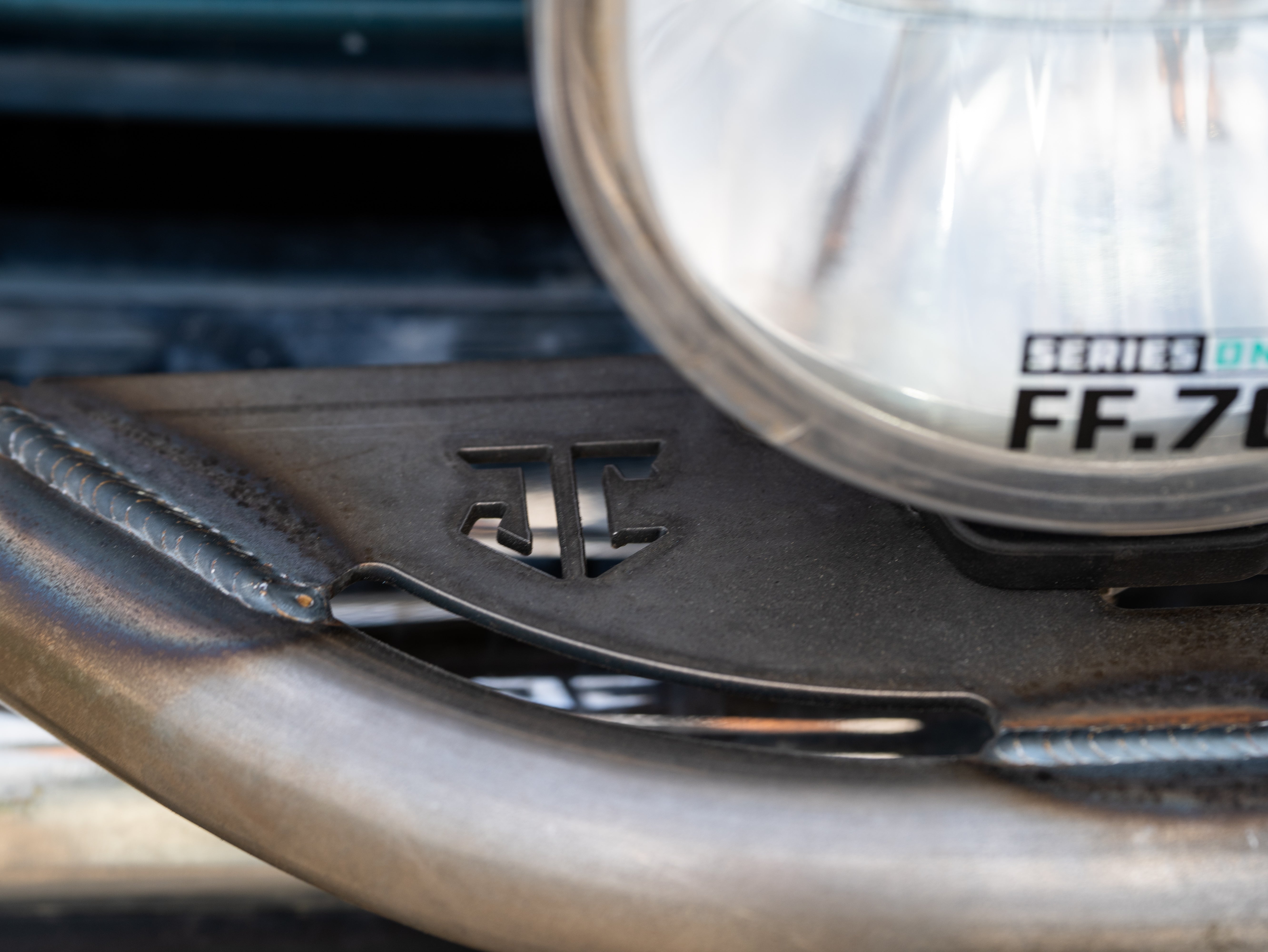 OBS Ford F-Series / Bronco Light Bar Mount (92-96)