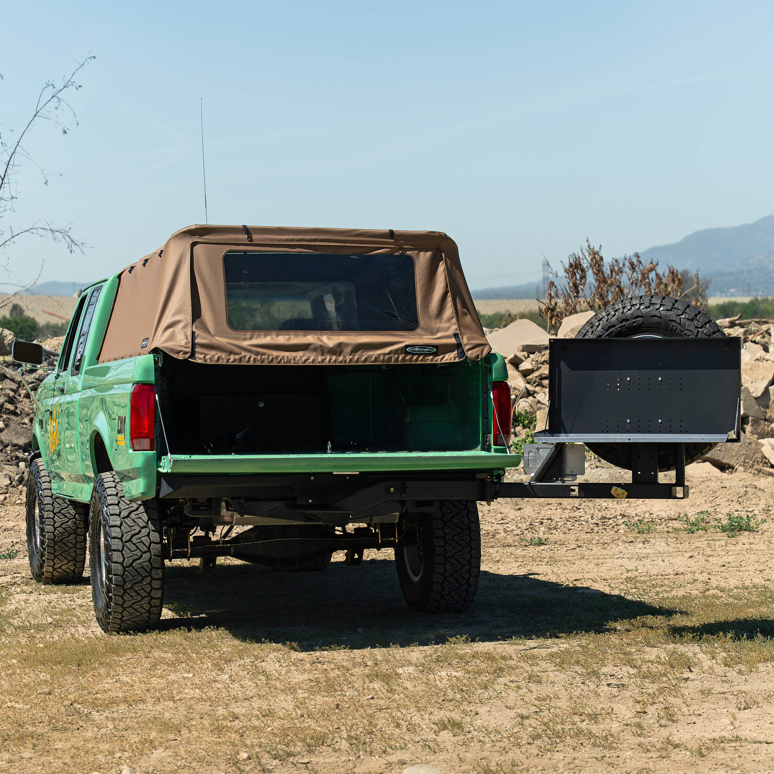 UltraSwing® Mega-Fit DESOLATE MOTORSPORTS SPEC High Clearance Spare Tire Hitch Mount