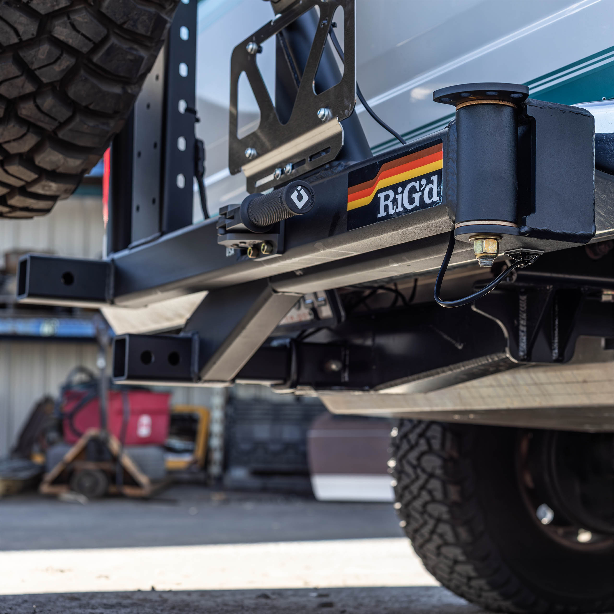 UltraSwing® Mega-Fit DESOLATE MOTORSPORTS SPEC High Clearance Spare Tire Hitch Mount